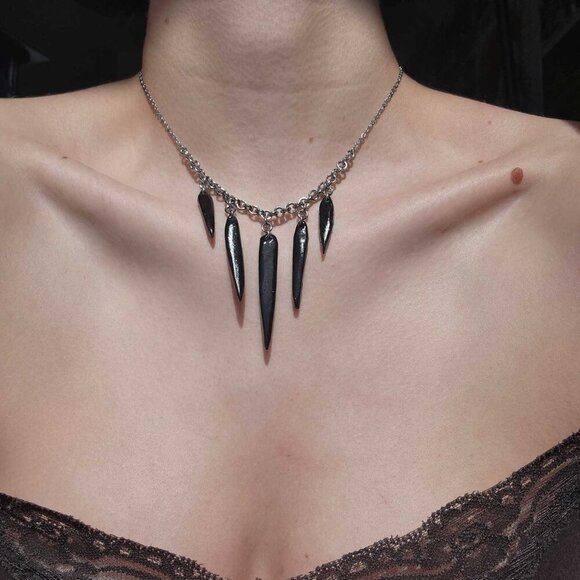 Gothic Witch style black spikes necklace with a small silver chain - Picture 3 of 7